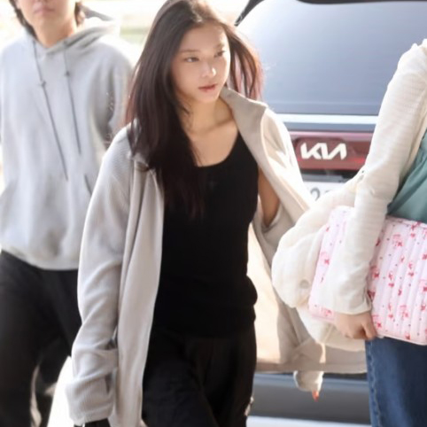 【뉴진스 해린】 DIOR 디올 미디움 뚜주흐 백 매크로까나쥬 카프스킨 블랙 ▶매장-530만원◀