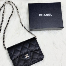 CHANEL 샤넬 클래식 체인 미니백 캐비어 은장